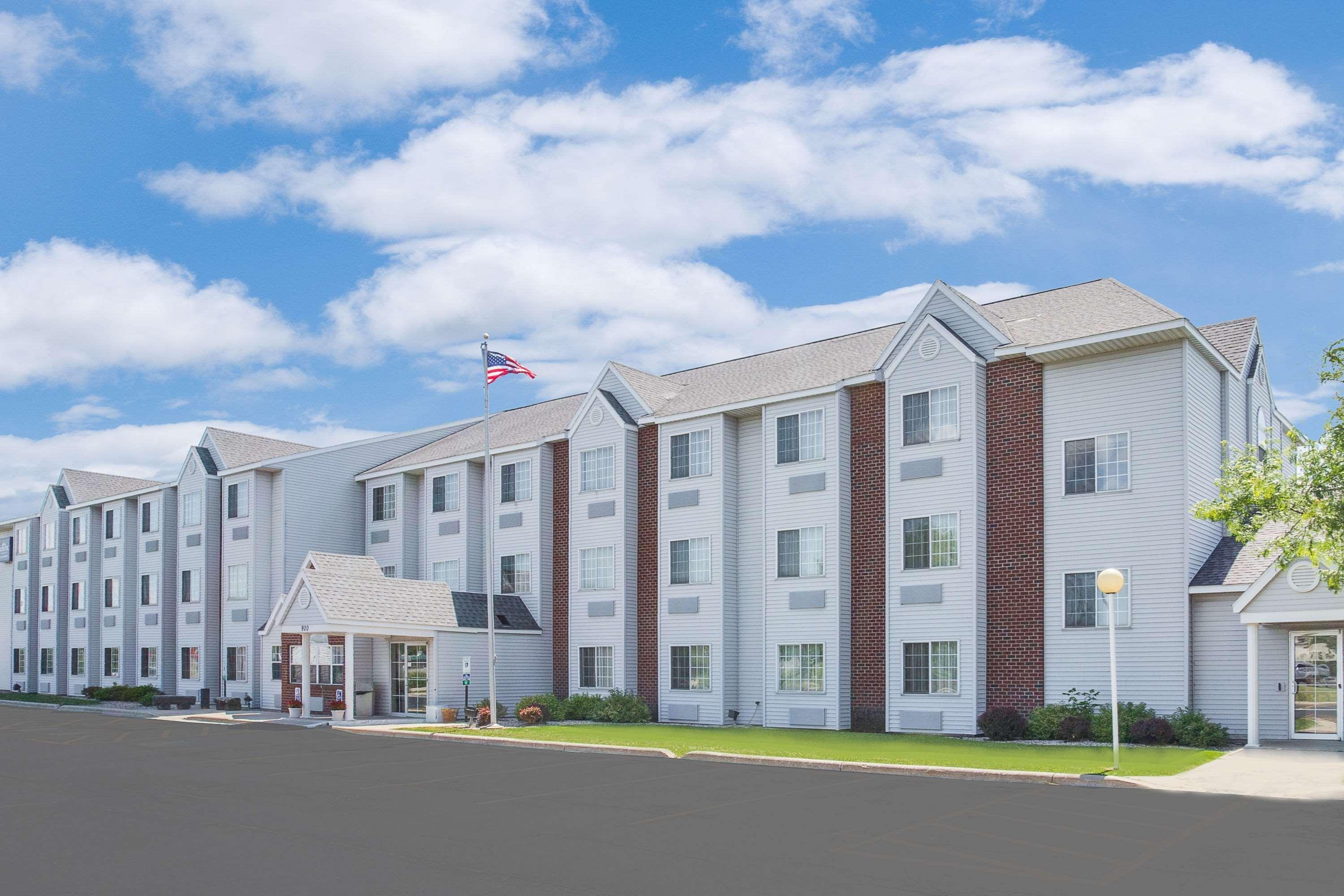 Microtel Inn & Suites By Wyndham Fond Du Lac Dış mekan fotoğraf